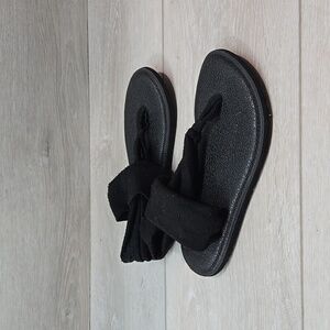 Sanuk Kids Girls Yoga Mat Thong Sandals Flats shoes sz 11-12